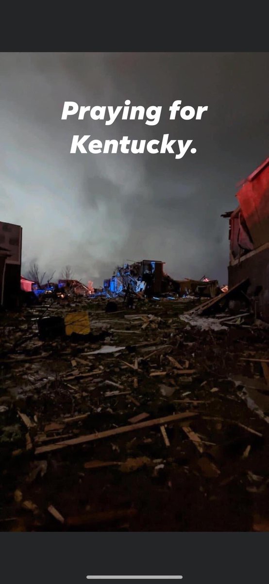 SteinsByAddies's tweet photo. Please join us in prayer for all of the people and communities affected by the horrible storms last night.
.
.
#kentucky #prayers #tornado #storms #weather #westernky #love #sosorry #loss #praying #tornados #prayingforkentucky #helpingothers https://t.co/SKQffCXZMd