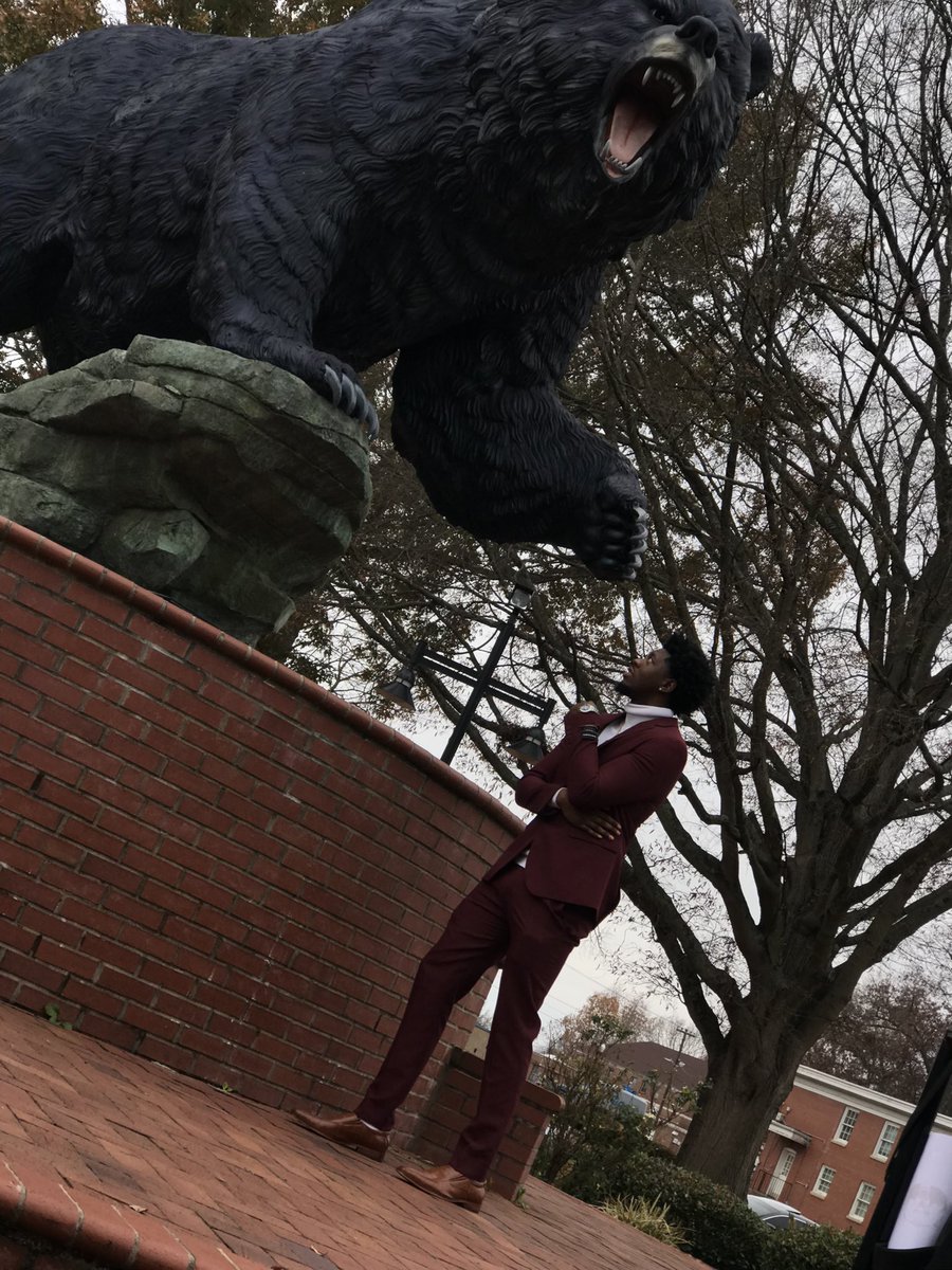 __DeeBeard's tweet photo. So many years of pain, frustration, losses, let downs, tears, and criticism make moments like this feel like it was worth it. Yesterday I graduated college earning my 2nd degree from Livingstone Collegeπ¨πΎβππππΎ #LLBrie #LLCJ #BlackExcellence https://t.co/KtpnSEMbNr