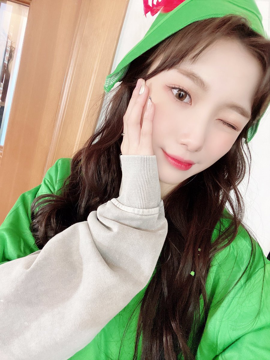 Kep1erColombia's tweet photo. [📸]  3/3

¡Cucharadita de recuerdos Kep1er View!
¡Las adorables y lindas fotos de selfie de Kep1er están aquí!😎
Mire a Kep1er y tenga un lindo fin de semana~☺️

#Kep1er #케플러 #Kep1er_view #케플러뷰 https://t.co/97Oow4nuvj