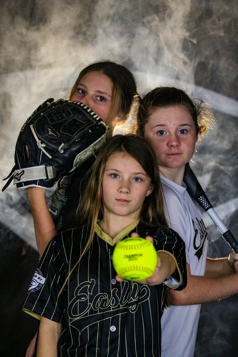 EasleySoftballC's tweet photo. A sneak peek at some of our girls at media day๐ธ. #experienceESC https://t.co/jqZX60MaQX