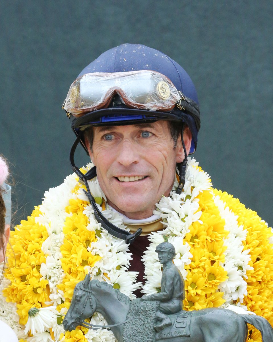 Hall of Famer Gary Stevens, who permanently retired from riding in 2018, returned to Hot Springs Dec. 1 to begin laying the groundwork for the 2021-2022 Oaklawn meet as the agent for jockeys Geovanni Franco and Tiago Pereira. #OaklawnRacing ow.ly/l9We50H8o5L