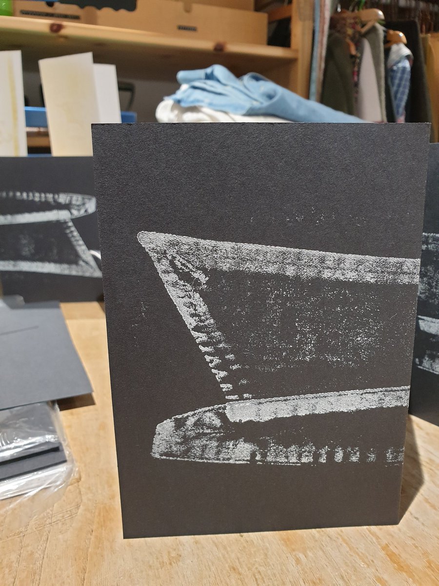 thatwendyward's tweet photo. Finally got a few hours to enjoy a bit of printing this afternoon #handprinted #monoprint #thinkingthroughmaking https://t.co/J3nWypzLdd
