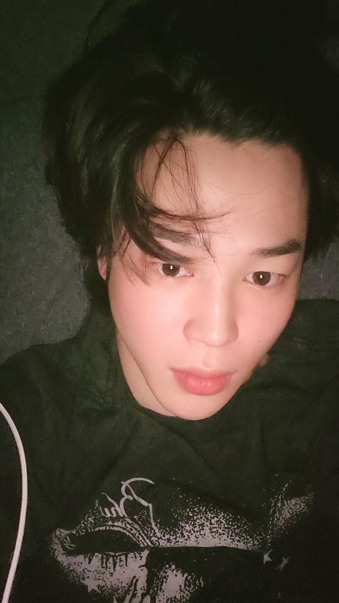 JiminGlobal's tweet photo. [JIMIN WEVERSE]

🐥: I sincerely thank you for the grand awards. Since the awards belong to ARMY, I'll be even happier. Congratulations to our ARMY.

#OurARMYReceivedAnAward https://t.co/dJp0XxzuMy