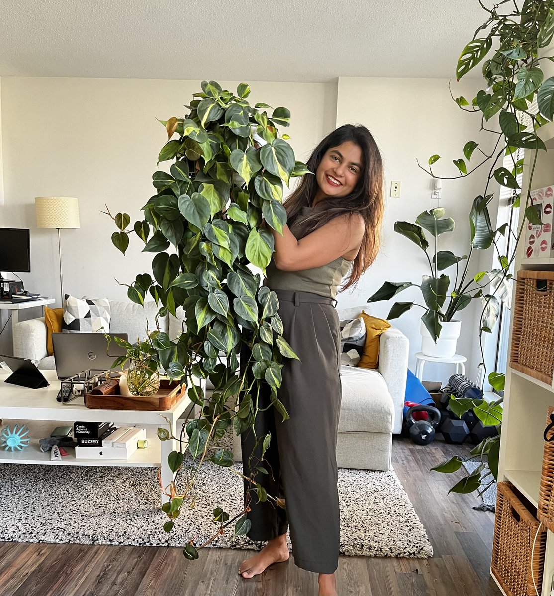 GM #NFTFAM ✨
Let’s play a game. Tell me something about you that has nothing to do with #Nfts. I’d love some pictures too. 

I’ll go first. IRL, I am actually a crazy plant lady. 
Here is me with my pride and joy! ☘️