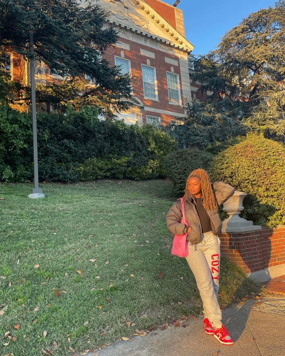 cozzzybrandco's tweet photo. garnet on slate on campus β€οΈ #back2camp https://t.co/fLzBajzzVT