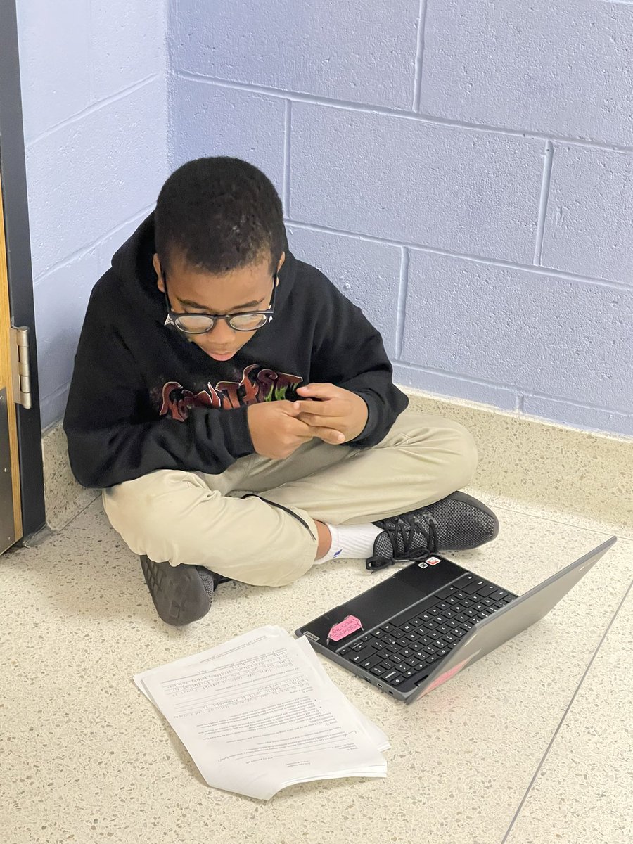 Blumonkey325 (Mrs. Vieira) tweet media