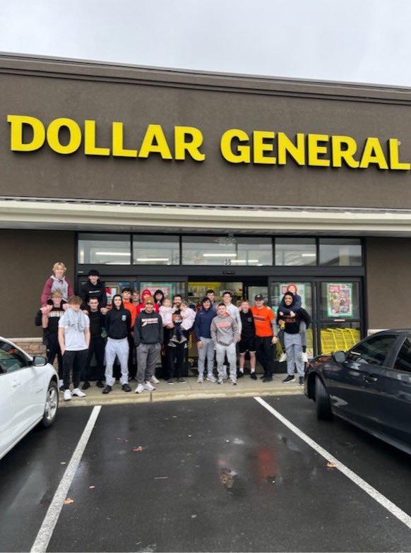 CoachMcCarth's tweet photo. The Toy Drive/Run for Barnegat Wrestling was a huge success. Thanks to everyone who participated and Matt Fronzak for leading the way. It feels great to give back!! Thank you @Barnegat_PD for the escort and donations!! @bengalpride67 @BarnegatSchools @willybarsil https://t.co/Jz0SW3paY8