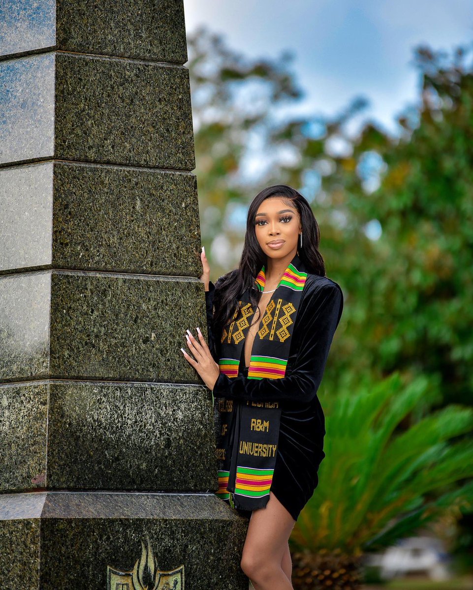 Woke up a FAMU alumna 🌟🥂👩🏽‍🎓🐍
 Thankful for the college of love &amp; charity, the lessons I’ve learned and the people I’ve met. This is only the beginning. #famugrad #famualumna