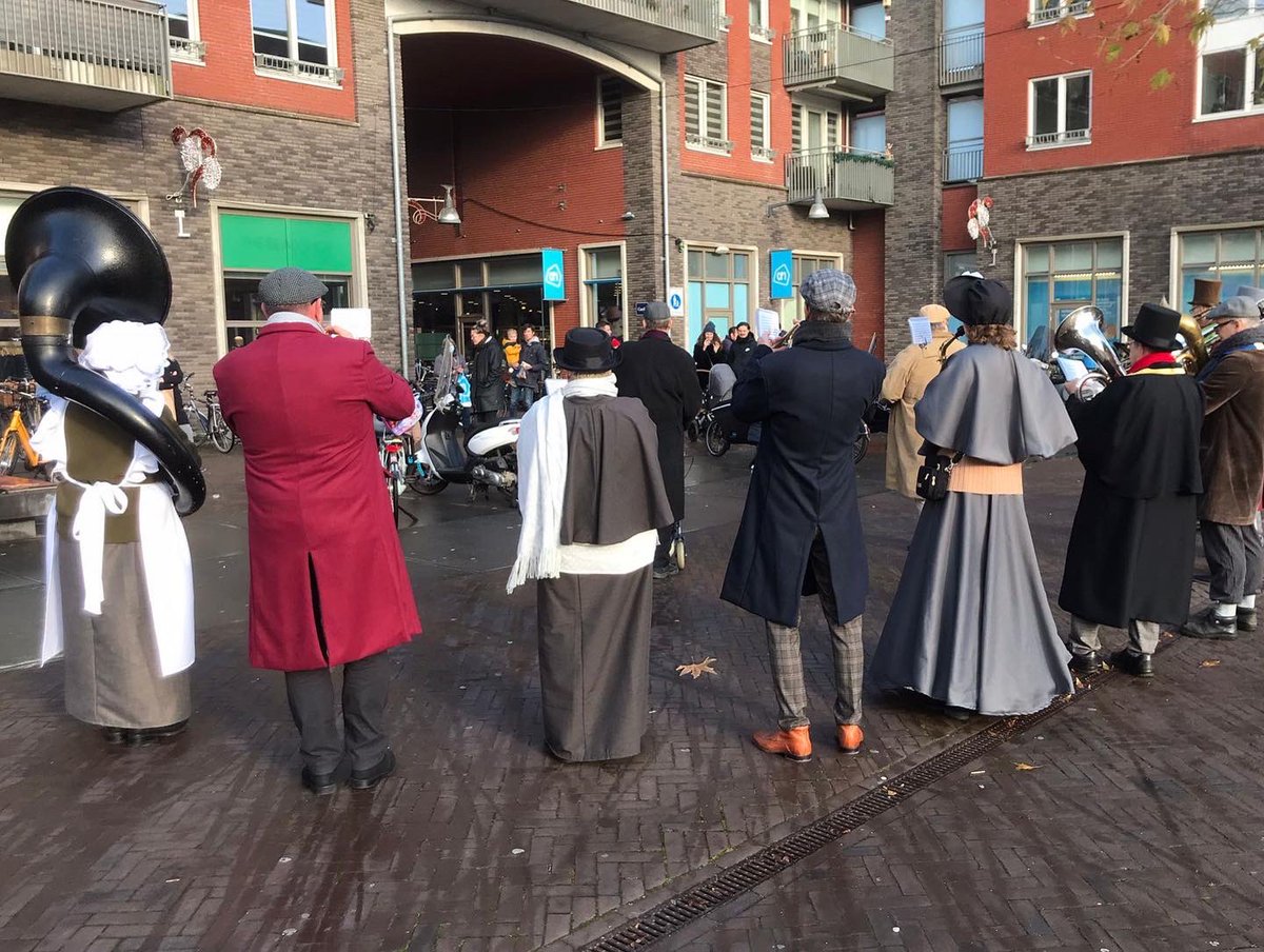 MACentertainm's tweet image. Vandaag liep Dweilorkest Dorst zijn eerste optreden als Charles Dickens Band in Houten. Bedankt voor jullie medewerking. @DorstMijdrecht