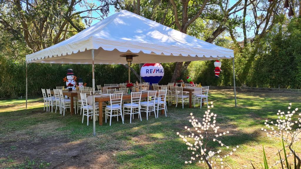 REMAXVISIONGDL's tweet photo. Una increíble posada con un gran equipo✨🙌 Posada 2021 🎄

#RemaxVision #Remaxmexico #remax #weareremax #bienesraices #RealEstate #propiedades #Guadalajara #teamvision #asesoresinmobiliarios #inmobiliaria #Posada #navidad #xmas  #xmasiscoming #feliznavidad #posadanavideña https://t.co/8gFuhFSiow