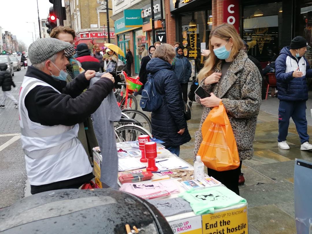 hackneysutr's tweet photo. @AntiRacismDay @hackneysutr members were out in Dalston, Hackney E8 today to say
#RefugeesWelcome #RefugeesNeedHelp
#NoNationalityandBordersBill
#NotoPushbacks"
and to collect for @Care4Calais.
Lots of "Migration is not a Crime" T-shirts sold
✊🏽✊🏾✊🏿✊ https://t.co/QI60foGTgY
