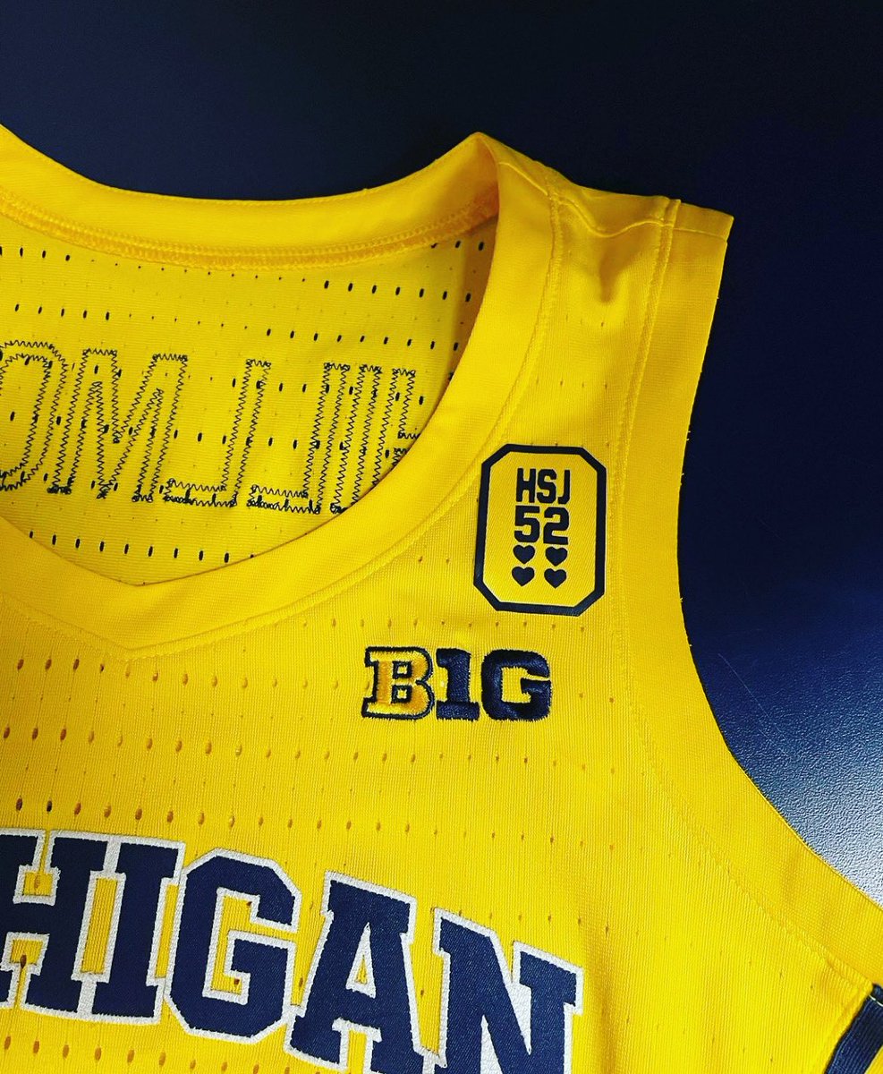 athletic_oxford's tweet photo. Thank you @umichwbball for supporting Hana St. Juliana, and all of our athletes❤️🏀
@umichathletics #OxfordStrOng #proudtobeawildcat #oxford https://t.co/QZ1Xc2zpS2