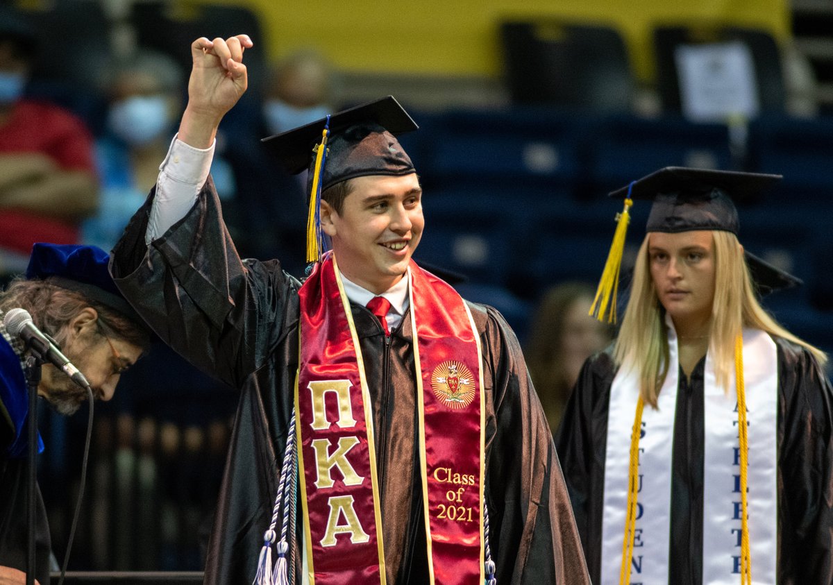 AngeloState's tweet photo. College of Science and Engineering and @ANGELOCOBIZΒ #AngeloGrads are up next! #AngeloState
Tune in β‘οΈ https://t.co/xRtAblJWwM https://t.co/8dh0HYXLTb
