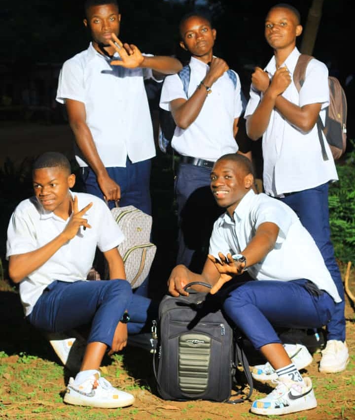 cedrickbajika33's tweet image. Parfois on peut avoir des souvenirs qui nous ferons pleuré un jours en le regardant seulement 😍