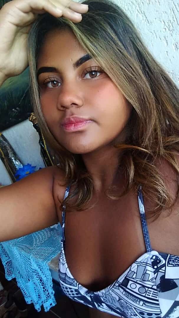 IngridSFeliz's tweet photo. Adoro quando me mandam #resultado de emebelzamento na henna. 
 Genteeee da trabalho eu quero resultado 💚 #Lindaaaa https://t.co/zxA9cOFyZE