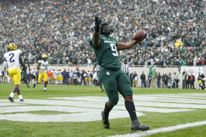 Kenneth_Walker9's tweet photo. 🤣🤣Rest Easy East Lansing I definitely didn’t wear that suit! #5TDS #GoGreen #JokesOnYou #SD4L https://t.co/fV81lJyKe0