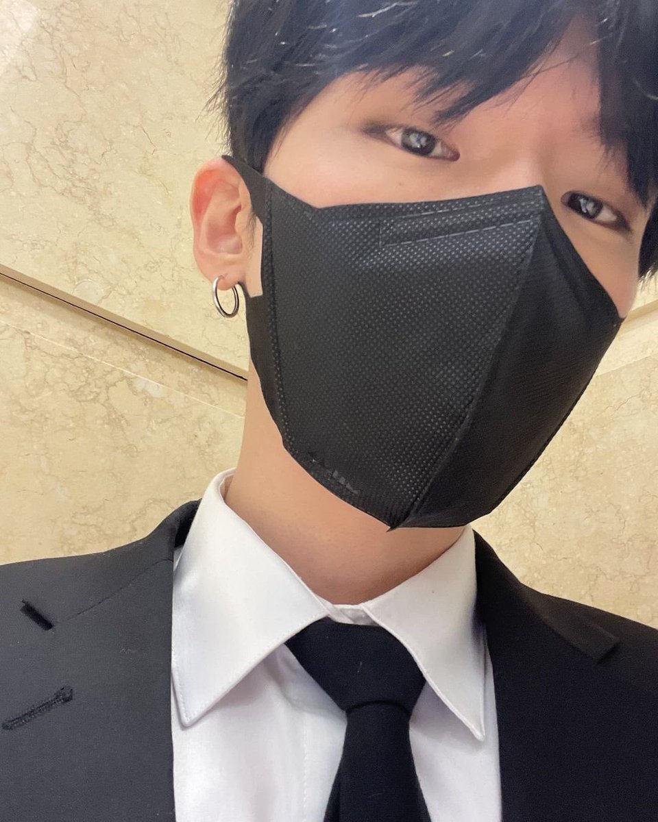 itmxtranslate's tweet photo. [INSTAGRAM | KIHYUN] 4.12.21

Post di Kihyun

“Ti voglio bene nostro Jeongwan-hyung che mette Rush Hour anche al matrimonio 
Ho quasi pianto mentre stavo guardando”

https://t.co/7f02V0QzBw

@OfficialMonstaX #MONSTAX #KIHYUN #THEDREAMING #몬스타엑스 #기현 https://t.co/MvFOybcLKr