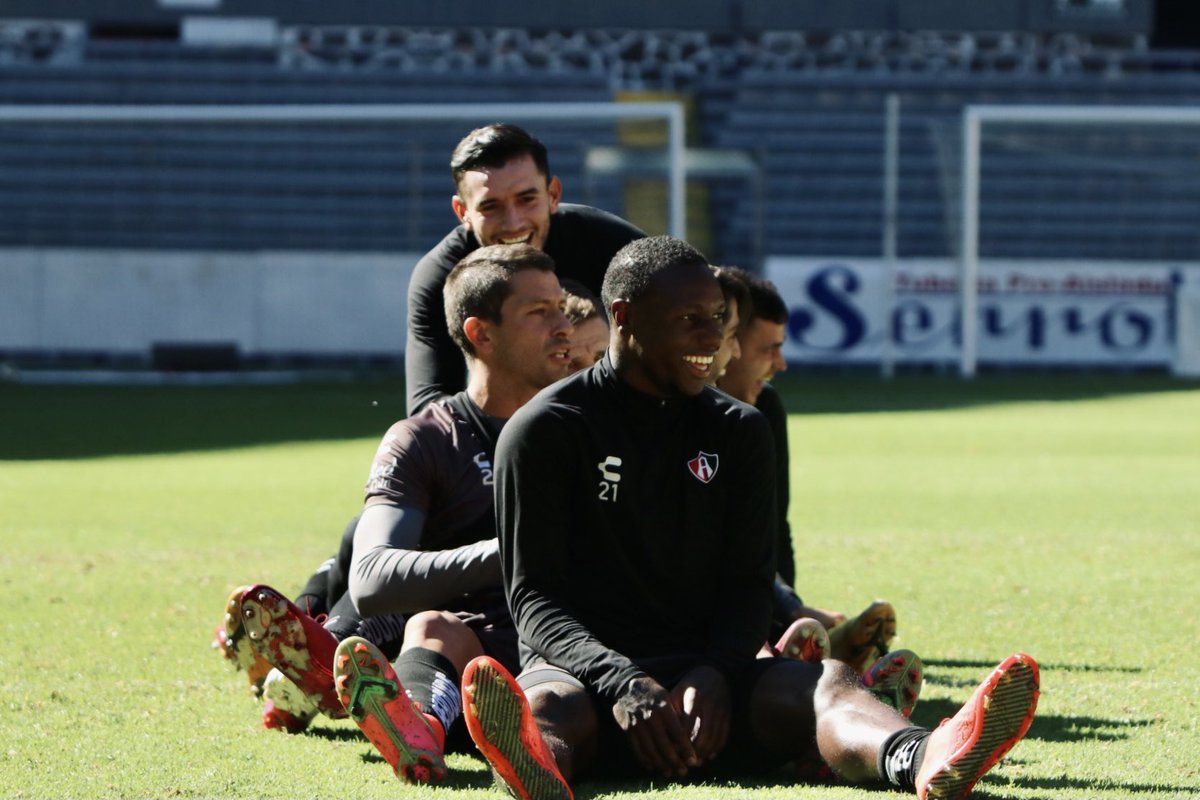 Con toda la fe puesta en ustedes, muchachos… Que mañana vamos por el sueño!!! ❤️🖤

#Junto2 #Transformamos