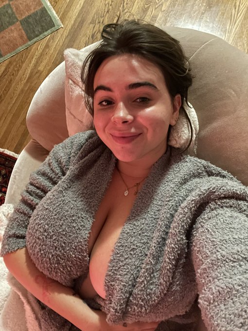 Doing a Christmas special this month on my onlyfans!! HALF OFF for the whole month baby 🎄🙈 https://t