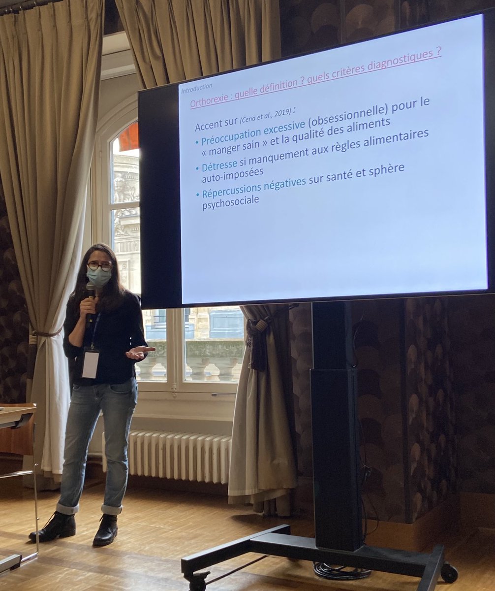 GoutaudierNelly's tweet photo. Super conf��rence de Siobhan Vicente sur le « lien entre orthorexie et motivations à la pratique sportive » au congrès annuel de l’AFTCC #AFTCC #CeRCA https://t.co/CHlTEEyH7S