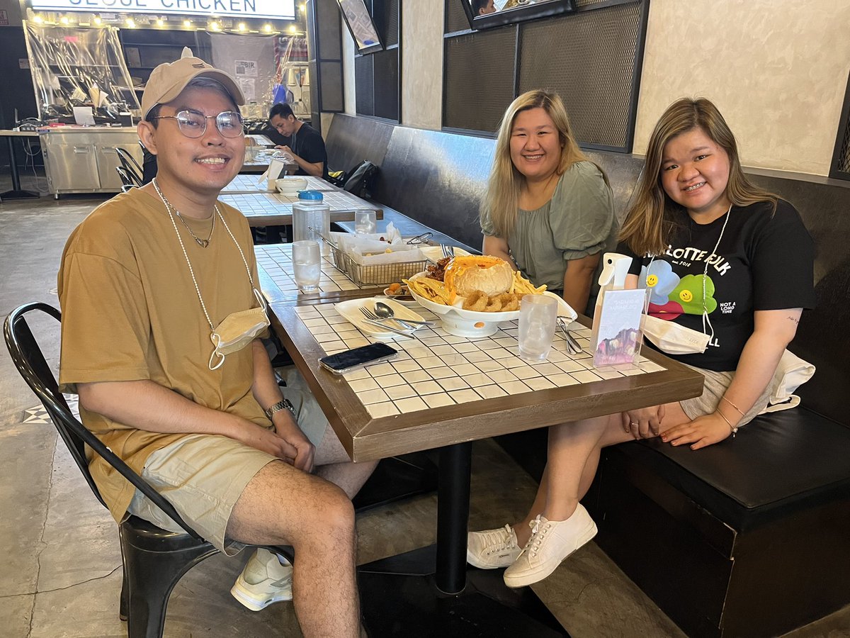 Fayyieee's tweet photo. Reunited with my fave people ✨ after two years, we get to experience langit again in our fave food and drink stores. 🥰 Till next time @patrickjohnnn_ @lizlumague 💙✨ #AfterTwoYears https://t.co/0aVRjXFJQM