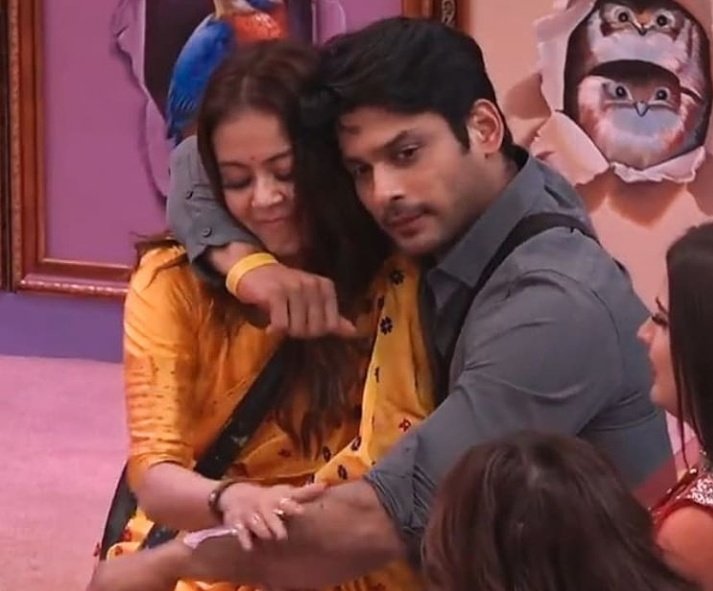 devoleena_my's tweet photo. So #HBDSidharthShukla 

- One man army
- The handsome hunk
- The BB G.O.A.T 
- The charming 
- Asli Mard
- The most loveable with the biggest fan following and unconditional craze.
You're the king

WE MISS  #sidleena moments frenimies 🥺
Hope you have Great Birthday in heaven ❤️ https://t.co/ynnPfy3che