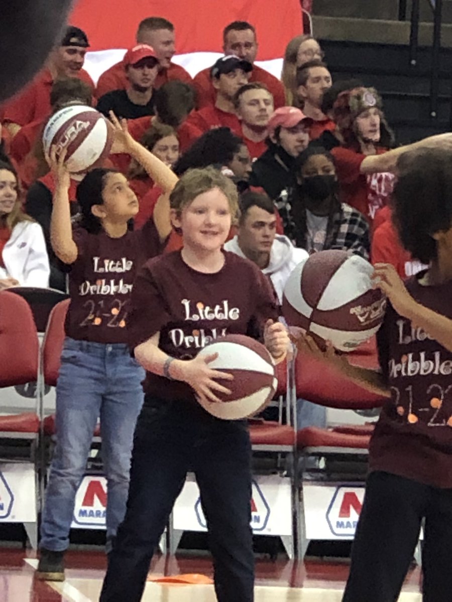3AVikes's tweet photo. It was so great to bring the @ColumbusAcademy third grade Little Dribblers back to @OhioStateHoops 🏀 Even @Brutus_Buckeye joined the fun! https://t.co/qfQed9TxPM