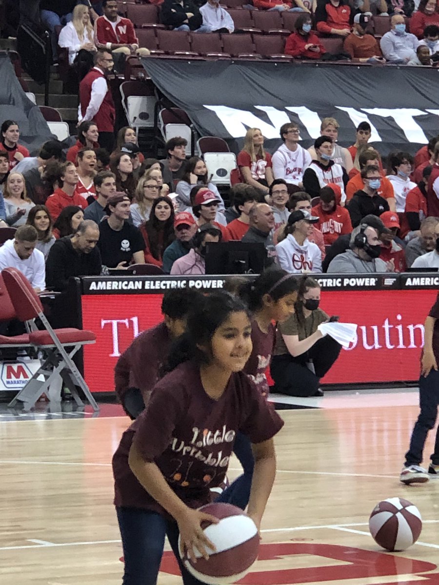 3AVikes's tweet photo. It was so great to bring the @ColumbusAcademy third grade Little Dribblers back to @OhioStateHoops 🏀 Even @Brutus_Buckeye joined the fun! https://t.co/qfQed9TxPM