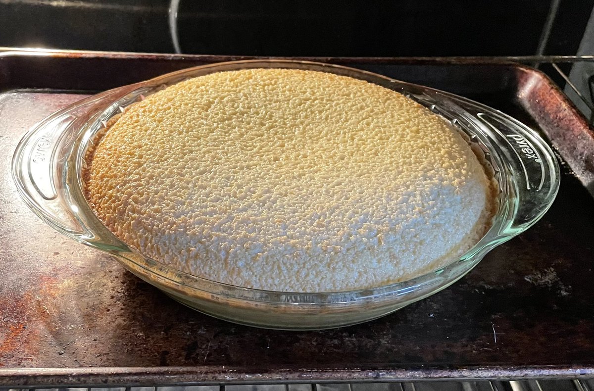 CupcakeCora_tv's tweet photo. It’s done, slowly cooling down in the oven. Here’s a peek! #ImpossiblePie #Coconut #baking #Potluck https://t.co/cKywz9Z0Xw