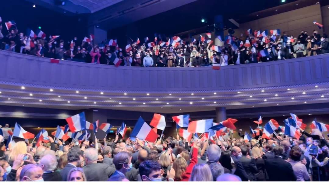 TonyCheron's tweet photo. Tous rassemblés derrière #valeriepecresse et motivés après ce lancement de campagne « Restaurer la fierté Française »

 #Pecresse2022 #LaDroiteDeRetour #LesRépublicains #Presidentielle2022 https://t.co/1i0ppAKdCj
