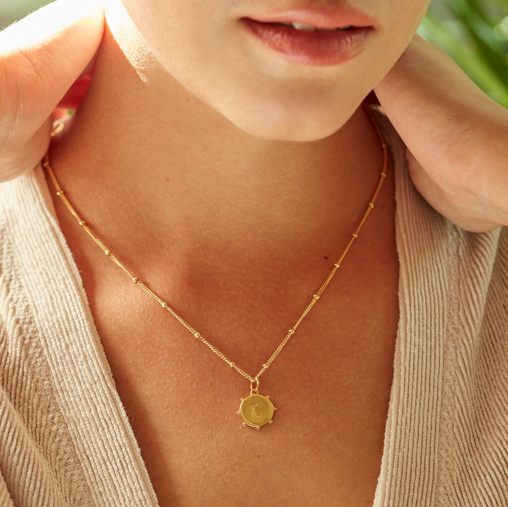 MuruLondon's tweet photo. Add a little sparkle under your scarf ❄️✨

Our initial necklaces give that personal touch to every outfit ❤️ https://t.co/hZATs4Kri3
