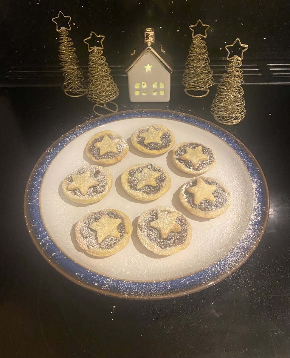 SarahH189's tweet photo. Super! “Star Topped Mince Pies” @Nigella_Lawson from Nigella Christmas https://t.co/qbNv4KuxPX https://t.co/vSEe6wcRVm