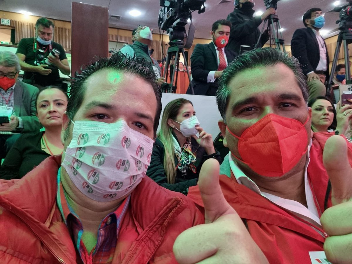 PRITabasco's tweet photo. Tabasco orgullosamente presente en la #23AsambleaPRI llevando la voz, las ideas y propuestas de la militancia priista tabasqueña.
Unidos y fortalecidos, en el #PRI estamos a la altura de los retos que vive México.🇲🇽
#NuevosTiemposNuevosRetos #SomosUnPRIContundente https://t.co/tagEVCRFry