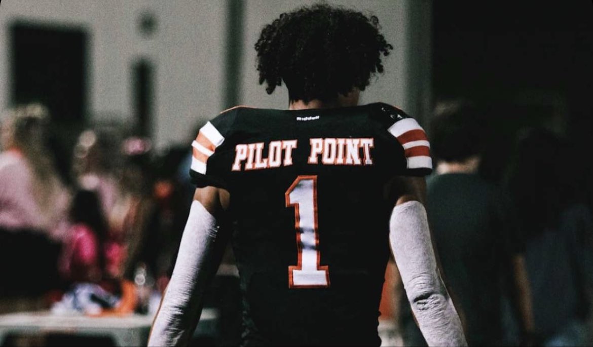 MykelSports's tweet photo. New video out now! Make sure to blow it up for me and my boy @aydon_11 https://t.co/2DK8AZkQ5Q Pilot Point stand up!!! @ppbearcatblog #Pilotpoint #bearcatsfootball #txhsfb #sports #youtube #highschoolfootball https://t.co/sRTdw9NE8j