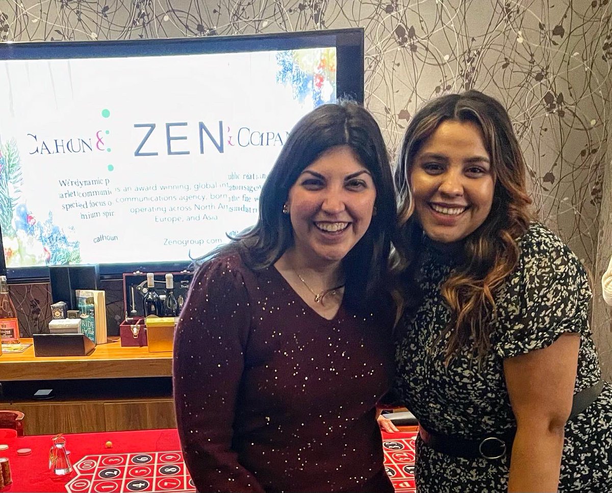 SarahStorelli1's tweet photo. So much fun kicking off the holiday party season w/ some of my fav & fellow presidents, publicists, & marketers from @PRSASF, @prsasv, & @AMASanFrancisco for the reignited annual in-person #JingleMixAndMingle hosted by #PRSASF & #AMASF! Cheers to leaders making more leaders!🥂✨ https://t.co/1vA528xk50