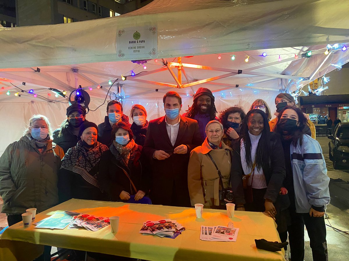 geoffroyboulard's tweet photo. 💫 Fête des Lumières 2021 très réussie grâce aux associations & jeunes du quartier #Épinettes #Bessières @cscefia #serrepouchet #passerelles17 @CroixRougeParis @RecyclerieSport #AntenneLoucheur #parisanim
#madorobin en présence ds élus @adlmorandiere @Alix_Bougeret @LoulouGauthey https://t.co/39Z9rsMFu1