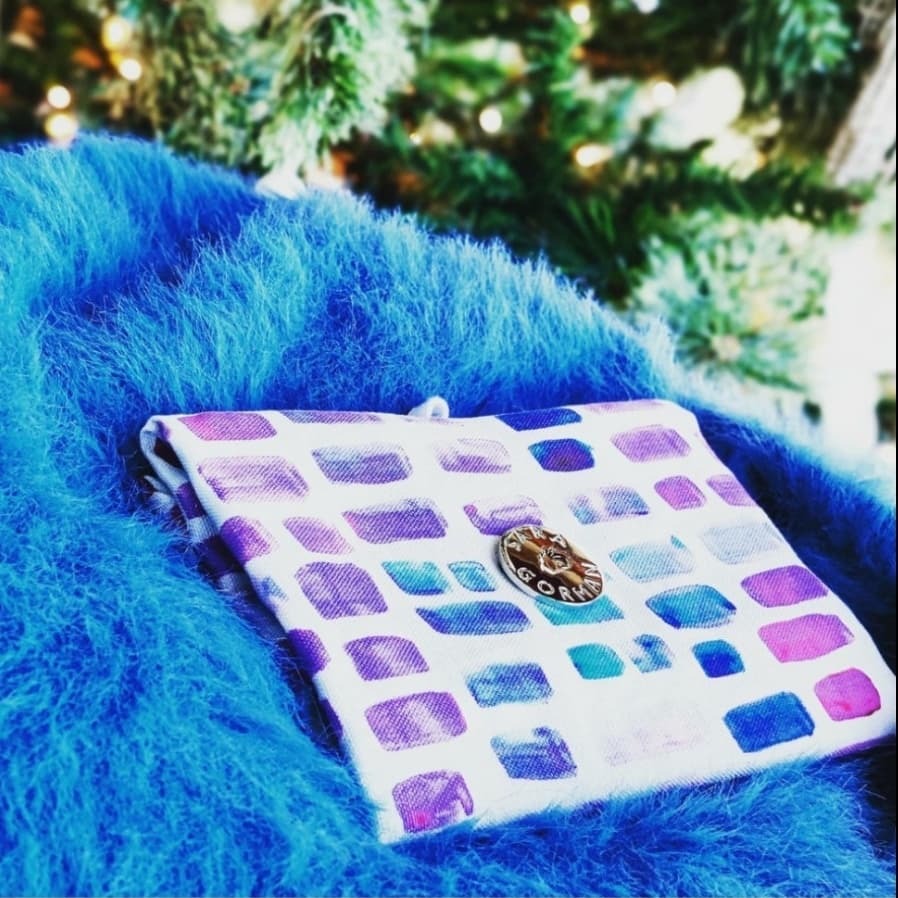 Fuzzy and bright. 🌟
.
.
.
#christmastime #christmas #christmastree #christmasdecor #merrychristmas #xmas #christmasiscoming #christmaslights #winter #christmasdecorations #santaclaus #christmasmood #christmasspirit #warmth #snow #christmasgifts #blue… instagr.am/p/CXWlpeqO9h9/