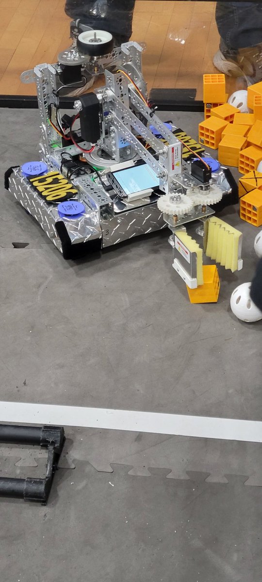 SCIENCEwithKedz's tweet photo. Thankful for DTE getting the power back on so we can compete..@PagePanthers https://t.co/fbw6w7xBoZ