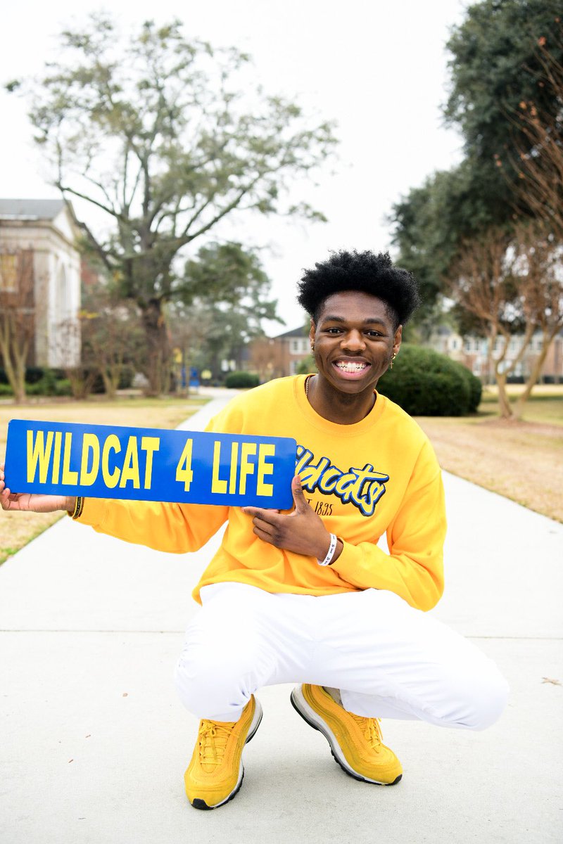 KvngTay20's tweet photo. What was meant for 4, I did in 3, and with no loans at that. 😉 Happy graduation to me 👨🏾‍🎓🙌🏾 Cashapp the graduate. $KvngTay20
📸:@JBPerfectPhotos 
Stole: @hbcugradstoles 
#firstgeneration #hbcugrads #blackgraduates #αφα #1906 #fvsu #fvsu21 #classof21 #teacherbae #blackmaleteachers https://t.co/uidoWpDIYw