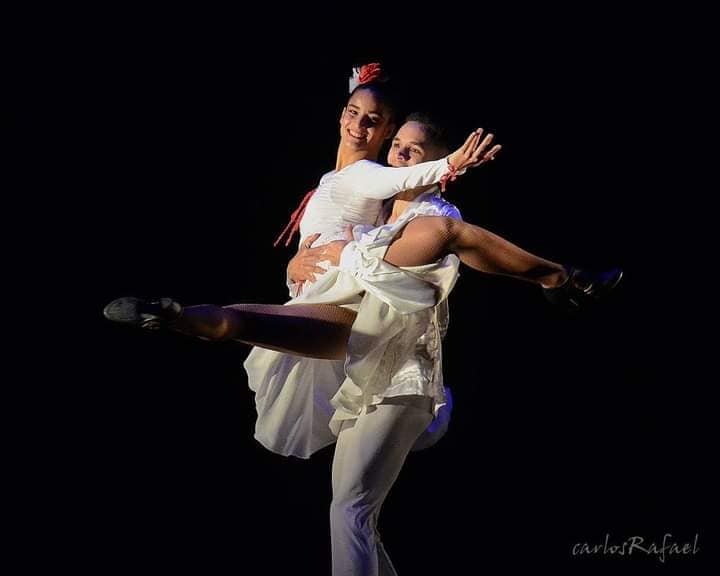 telecristaltv's tweet photo. Regresó la compañía #Codanza al escenario del teatro Eddy Suñol de Holguín, luego de dos años de ninguna presentación ante el público por causa de la pandemia.
#holguin #Holguin
FOTOS y TEXTO: Carlos Rafael https://t.co/QoaNAKd6rJ