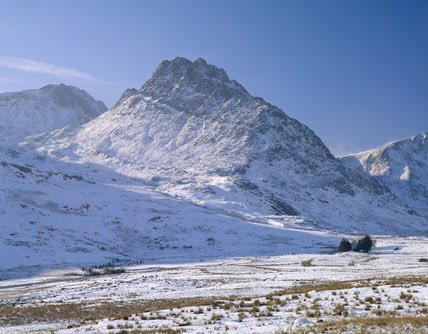 01Burnsi's tweet photo. #InternationalMountainDay my favourite in the UK, good ol’ Tryfan https://t.co/lQpDaAZmnD