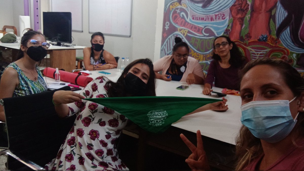 SomosOtroBeta's tweet photo. #11Dic Reunidas las organizaciones que hacen vida en la @rutaverdevzla definiendo la agenda 2022 donde definitivamente las mujeres de nuestros barrios serán las principales protagonista! Por el derecho a decidir! https://t.co/oSecPGE7Kc