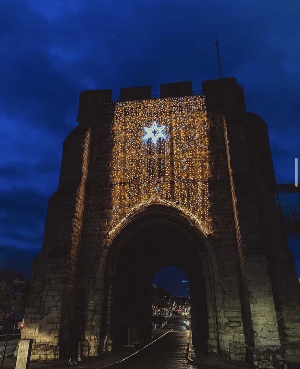 UniKent's tweet photo. Christmas lights at Westgate Towers 😍✨

Thinking about studying at Kent? You can learn more about our stunning Canterbury location at: https://t.co/AAJ0uHtqq7

#UniversityofKent #Canterbury #JoinOurWorld #Kent #CanterburyCathedral #UniKent https://t.co/NDpGNLWTRh