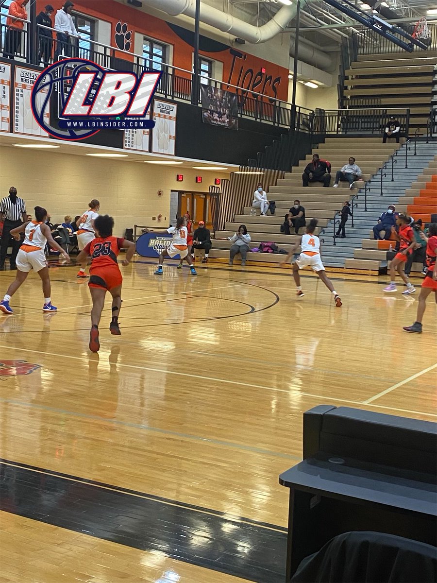 Kaylin Moorehead (‘23) gets a buzzer beater put back to end the 1st qtr. 

Westfield Prep has 5 3s in the books! They are up 31-11. 

#LBIBestOfMI <a href="/LBInsider/">Jason Wilkins (Wilkins Report)</a> <a href="/LBI_Carolina/">Coach Wright</a> @LBI_Steve <a href="/wadesworld32/">Coach Keith Wade</a> <a href="/LBIPremierBB/">LBI Premier Prospects</a> <a href="/CreatedbyKwalla/">Kristopher C. Wallace Sr.</a>
