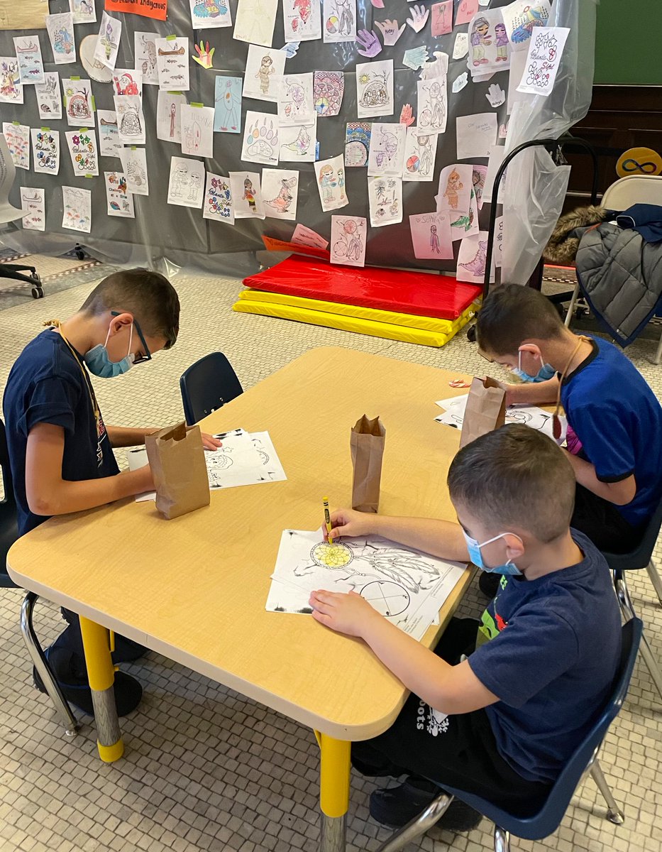 kevin_chief's tweet image. A heartfelt Miigwech to the entire healthcare team at Aboriginal Health &amp;amp; Wellness🙏🏼❤️ Grateful to get my 3rd shot &amp;amp; the #LilChiefs got their 1st #VaccinesSavesLives💉#ColouringBooksAndSmiles😊