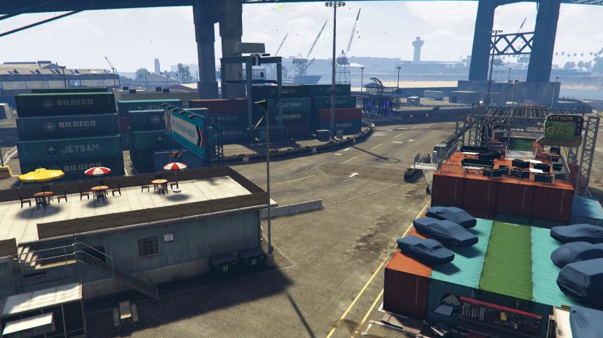 made_gta's tweet photo. Seid ihr auch so autobegeistert wie wir? Wenn ja, macht euch unsere individualisierte Rennstrecke in den Docks mit einer Show and Shine Bühne sowie Loungebereich sicherlich genauso viel Spaß wie uns. #GTARP  #FiveM #GTA5 #GTAV #GTA #vmadeit #roleplaying #gaming #Race #drift #fun https://t.co/bNypszRkPm