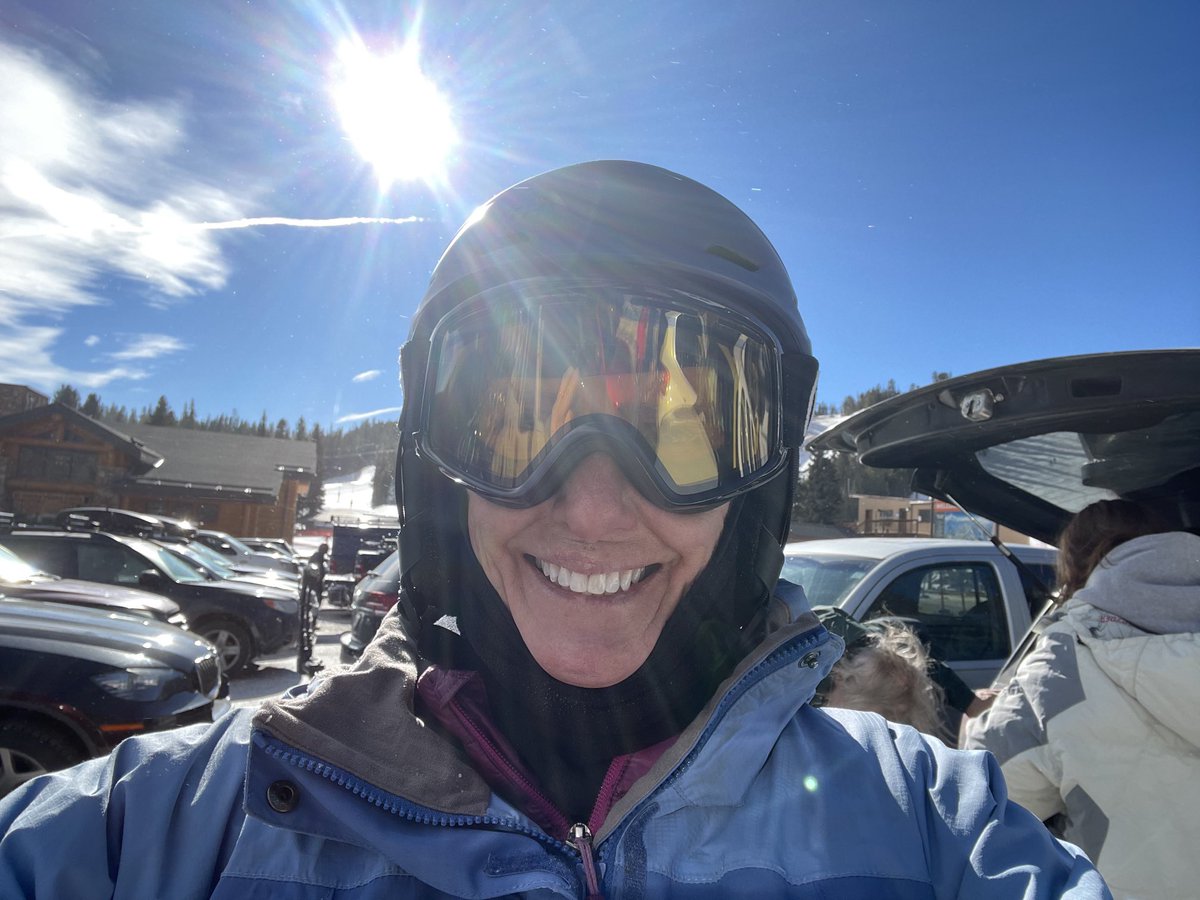 Elise4BoCo's tweet photo. Well, it wasn't pretty. 1 lift going 1/4 speed due to gale force winds. Only human-made snow. Negative wind chill. Only lasted 2 runs. But it still qualifies as the 1st ski of the season. And it was  glorious. ⁦@eldoramtnresort⁩ #ILoveSkiing #WinterIsFinallyHere https://t.co/70EowBfcHU