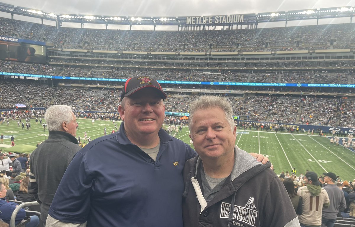 CaptDaveAdams's tweet photo. Brother Against Brother! Beat Army! https://t.co/rRqLfBmaRJ