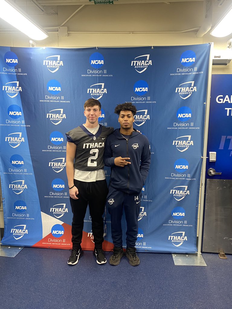 RyanWatson0's tweet photo. Excited to be a Bomber💣!! Time to win another chip @JalenOsbourne! @DanSwanstrom @Sean_Reeder @Coach_Hatcher20 @CoachTBiscardi @_CoachWarner @PetePalczewski @ArdsleyPanthers @FaMSportsVF @KDJmedia1 https://t.co/lrpuU7oiBG