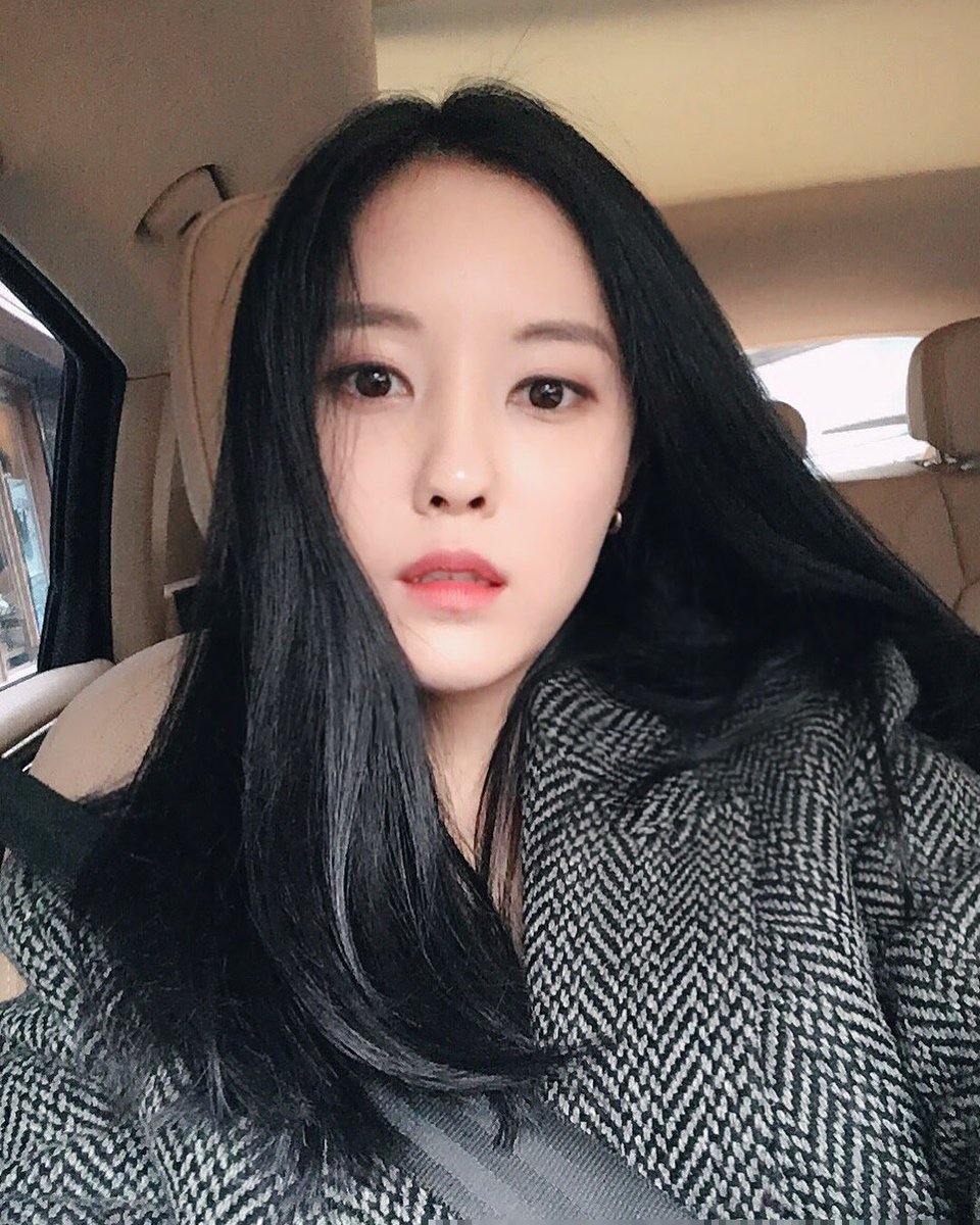 urdearness's tweet photo. Hoy salgo de la casita @SUNSHlNEREC porque me toca jugar a  #FindBilllie, no cabe duda que si ya viste a las chicas de @billlietwt, #BillieYour11_11 es tu mayor deseo. ¡Felicidades, lindas!
네슬리  ·   NESS⭐LY https://t.co/OuMcn5FcyY